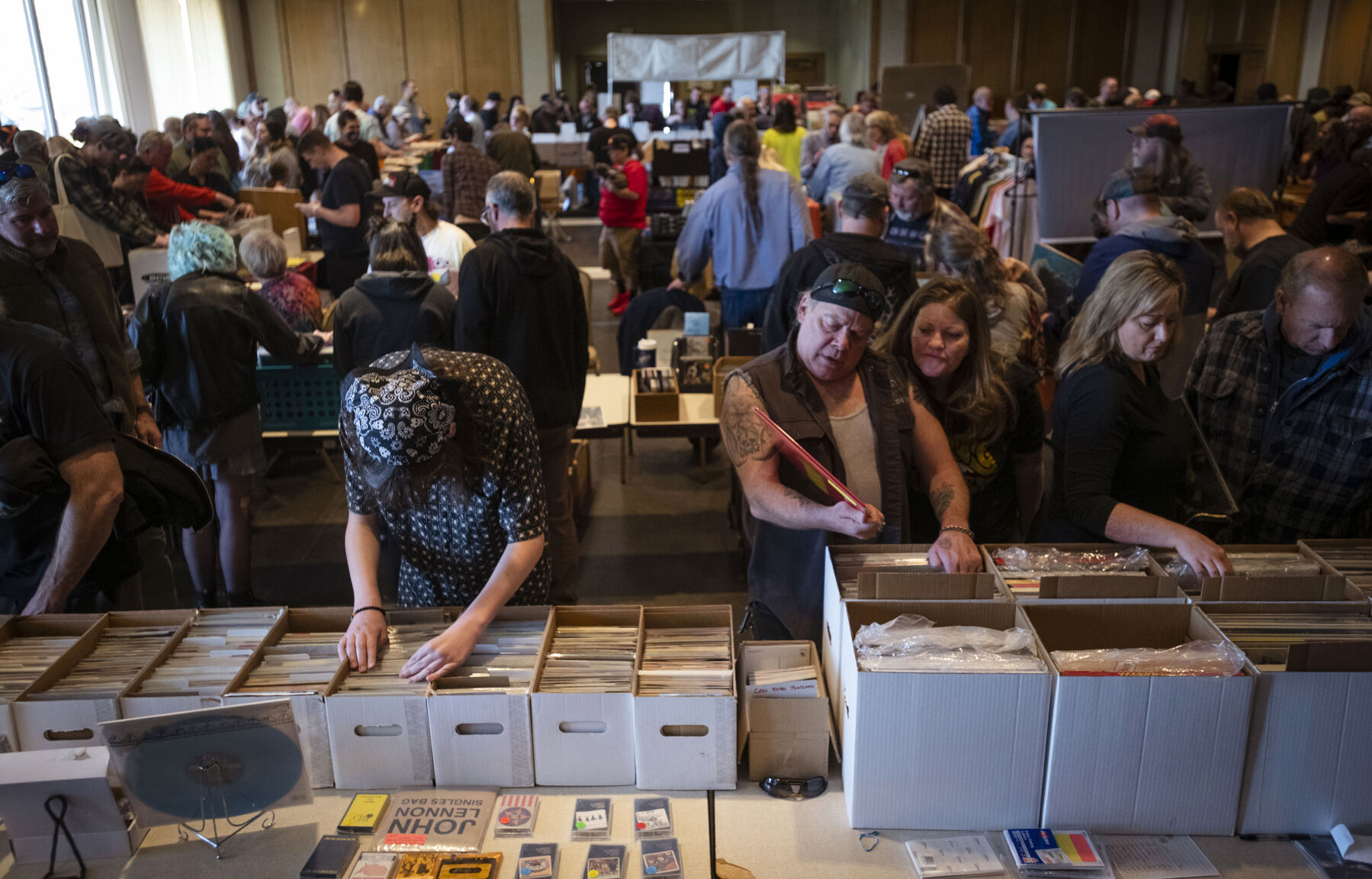 040322-news-recordshow 09.jpg